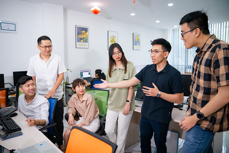 How to manage web development team